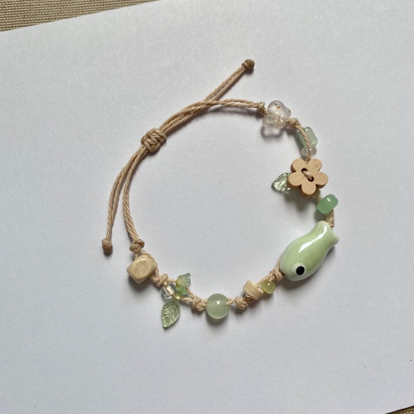 Handmade (NWOT) Vintage Green Ceramic Fish Bracelet with Adjustable Cord - Picture 1 of 3